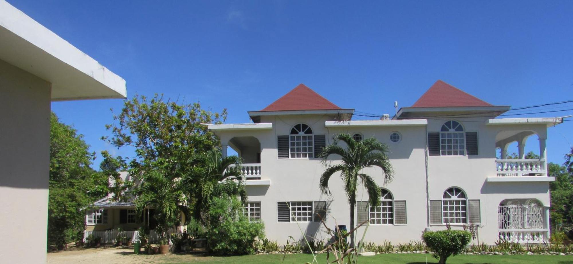 Nelsons Retreat Hotel เนกริล ภายนอก รูปภาพ
